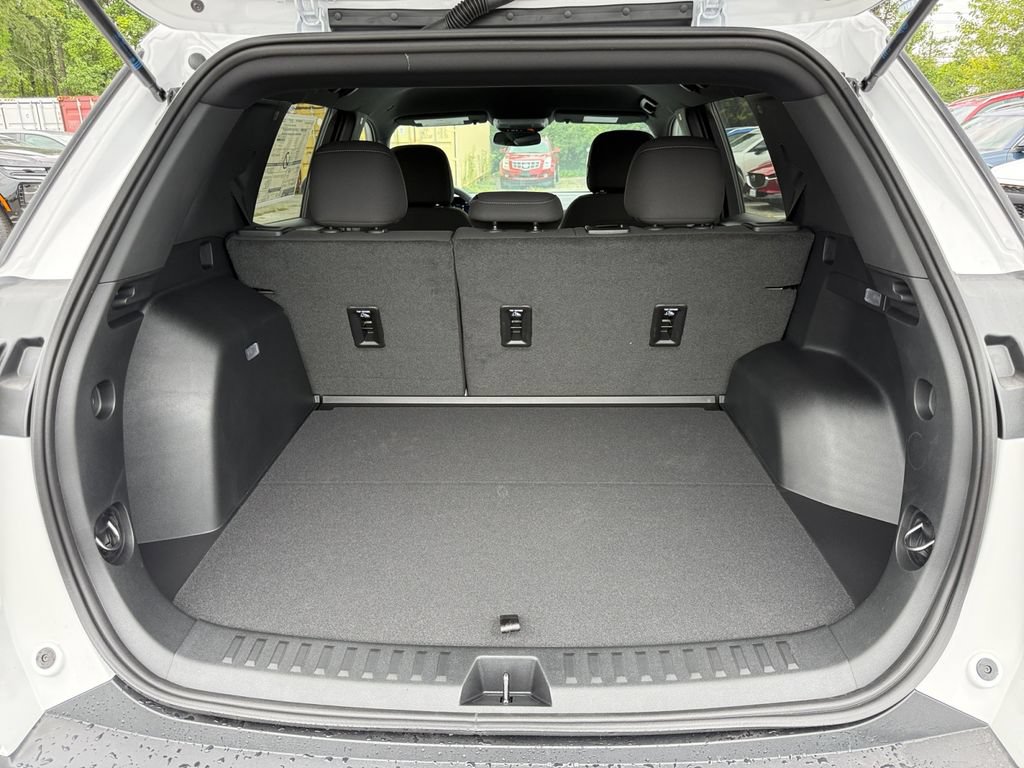 New 2027 Chevrolet Equinox LT FWD image 24