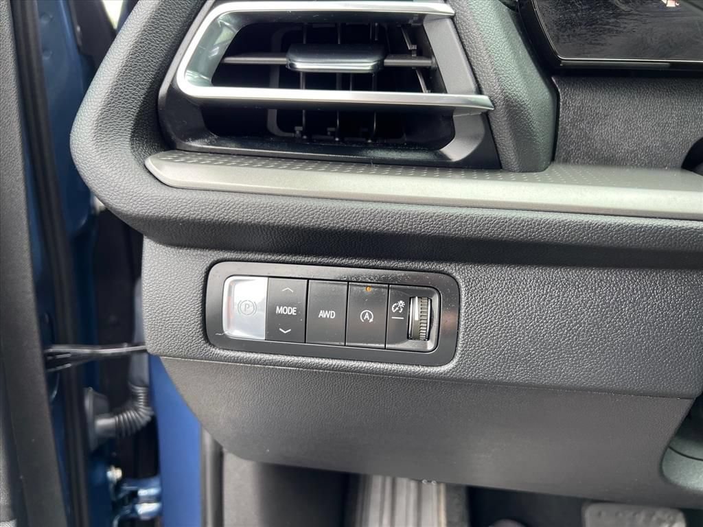 Used 2026 Chevrolet Traverse LT AWD/4WD image 16