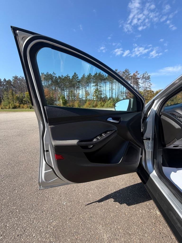 Used 2014 Ford Focus SE FWD image 13