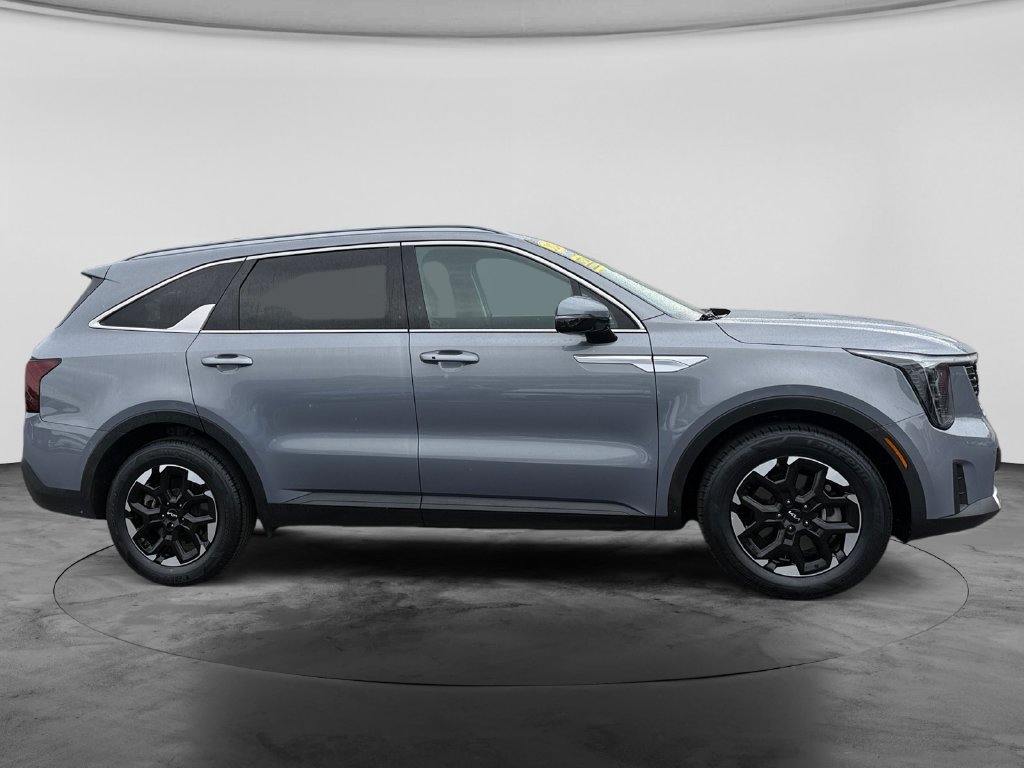 Used 2024 Kia Sorento S FWD image 12