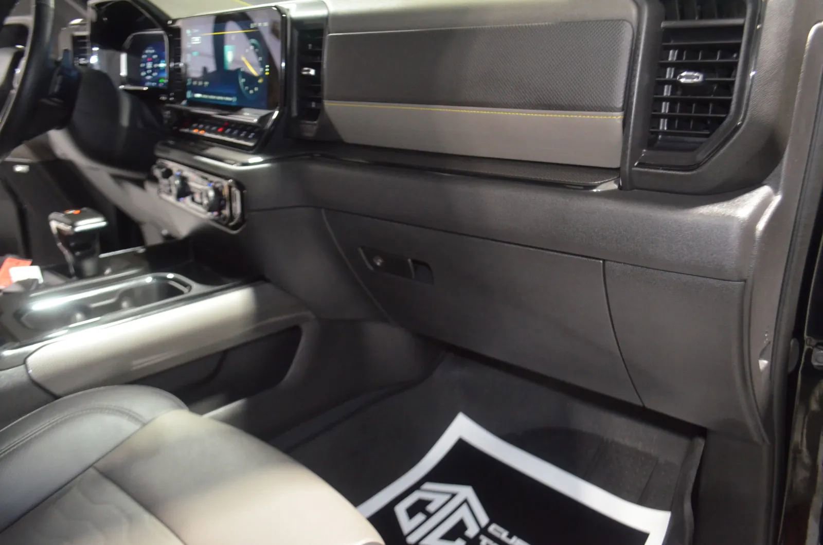 Used 2023 Chevrolet Silverado 1500 ZR2 w/ Technology Package image 36