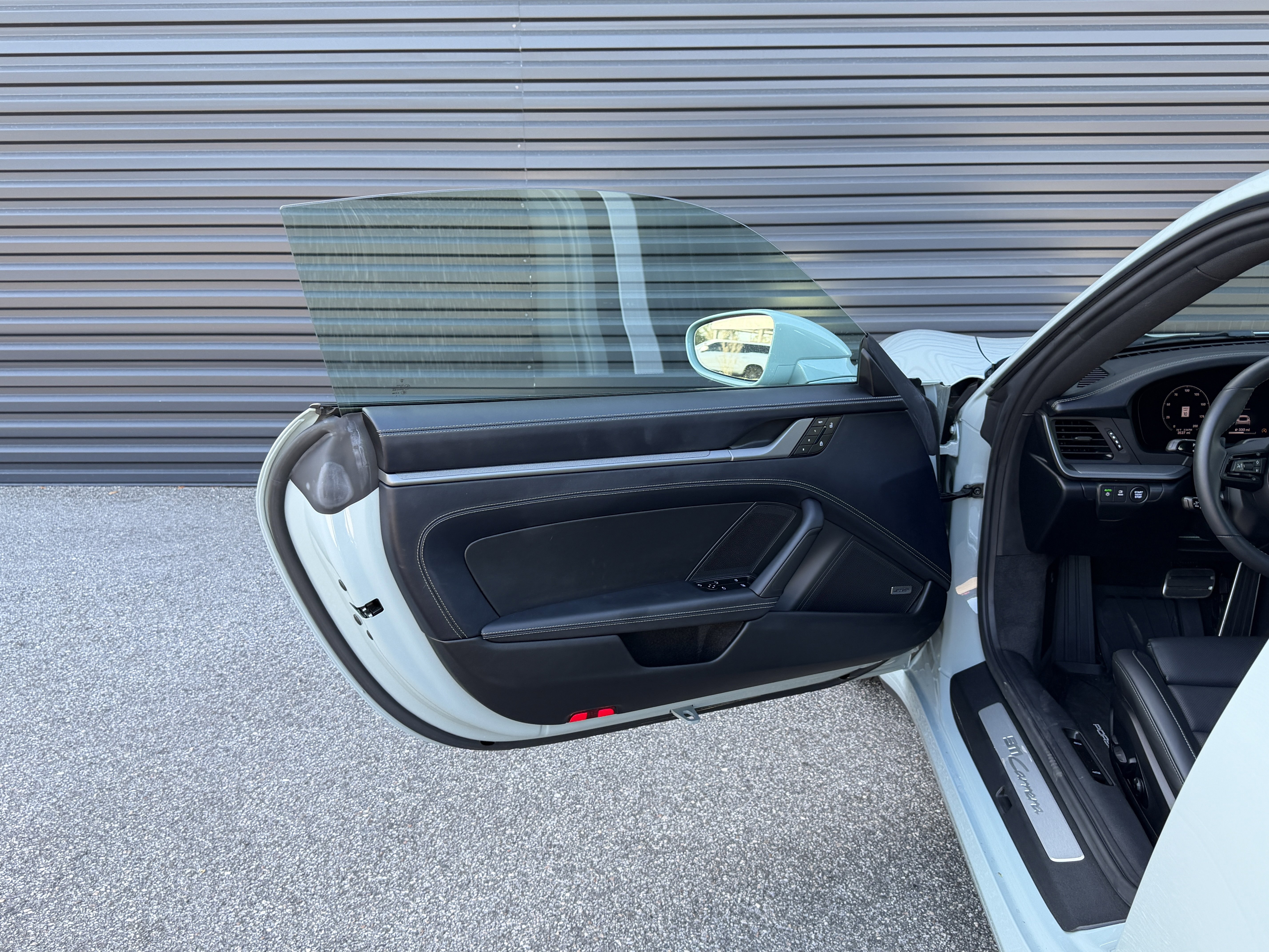 Certified 2025 Porsche 911 Carrera image 23