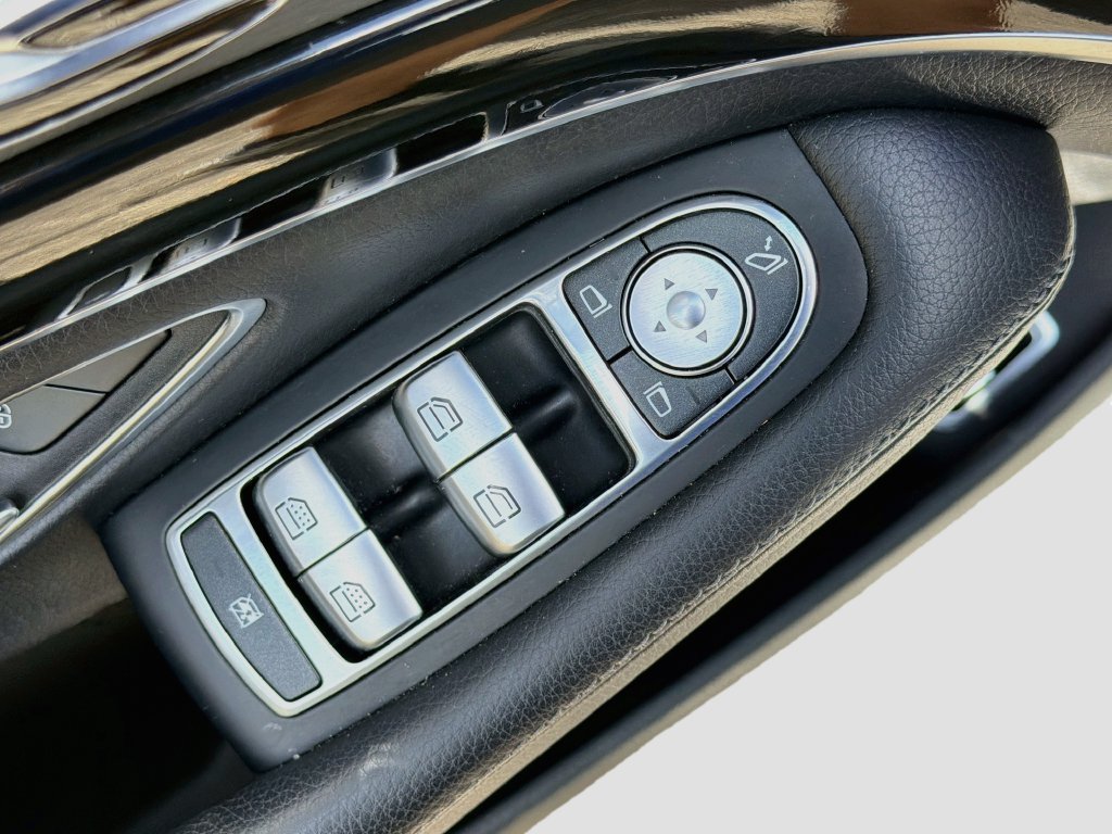 Used 2019 Mercedes-Benz S 450 Sedan image 18