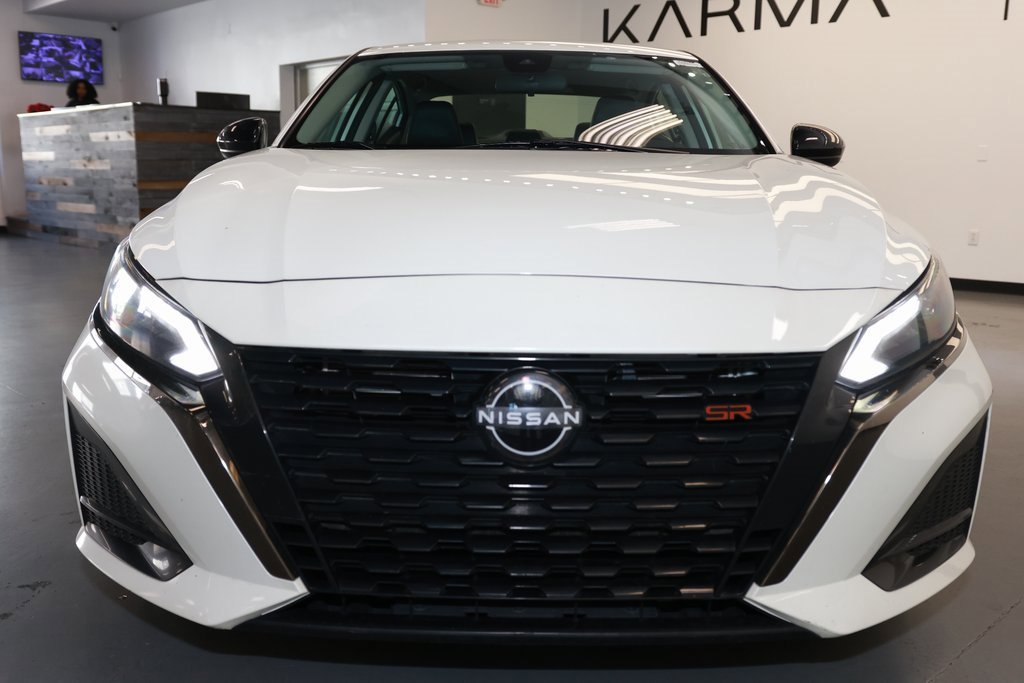 Used 2023 Nissan Altima 2.5 SR image 2
