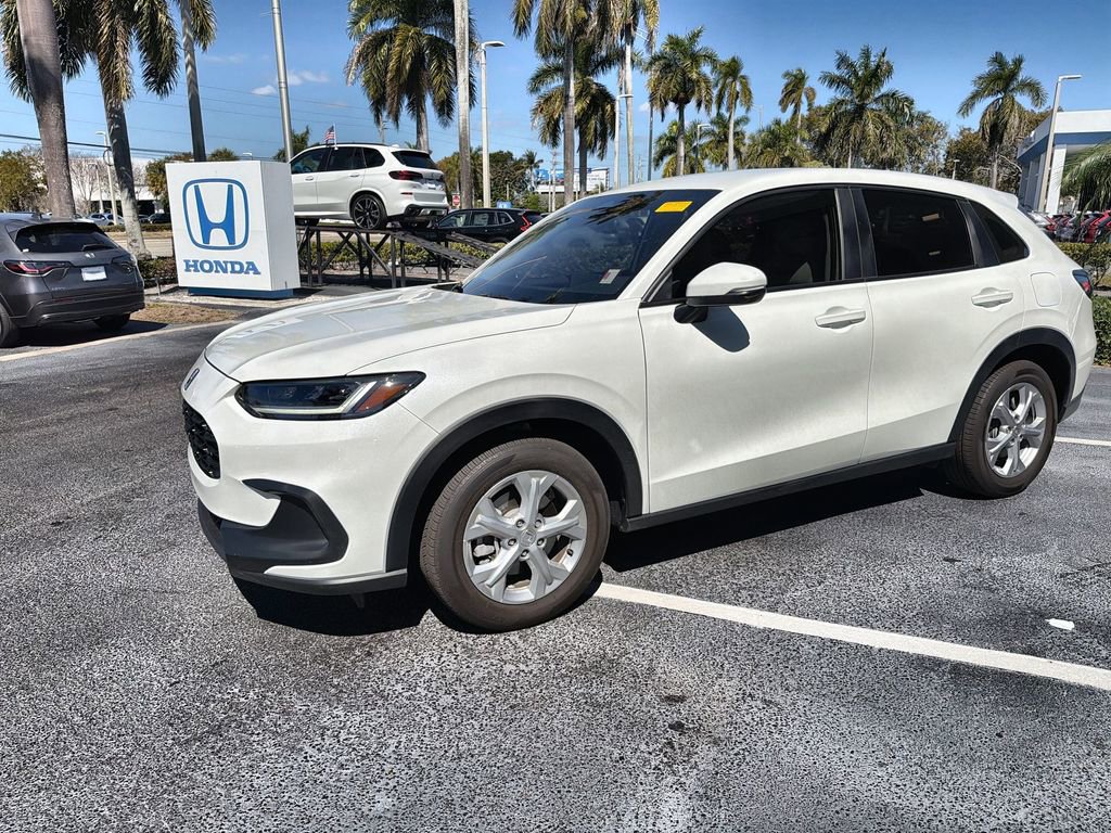 Certified 2024 Honda HR-V LX image 4