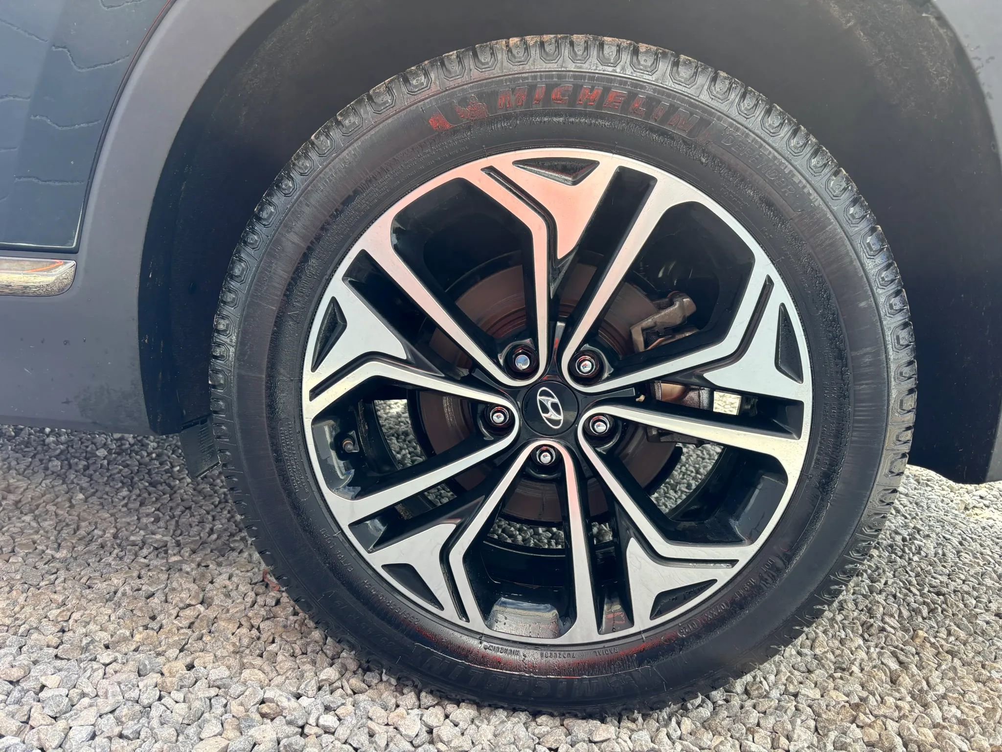 Used 2019 Hyundai Santa Fe Limited w/ Cargo Package image 7