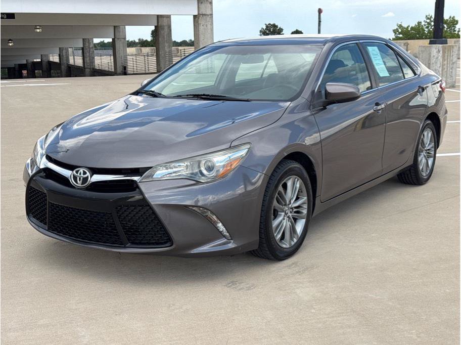 Used 2015 Toyota Camry SE w/ Protection Package FWD image 3