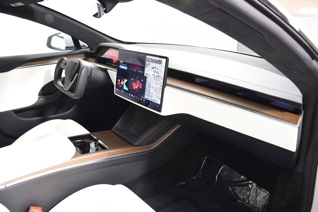 Used 2022 Tesla Model S image 19