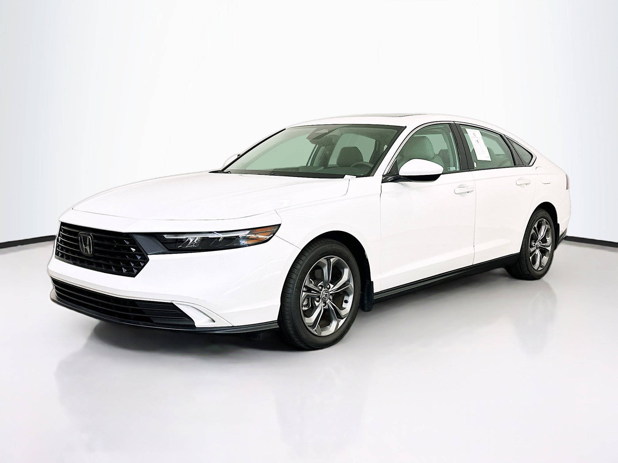 Used 2024 Honda Accord EX image 3