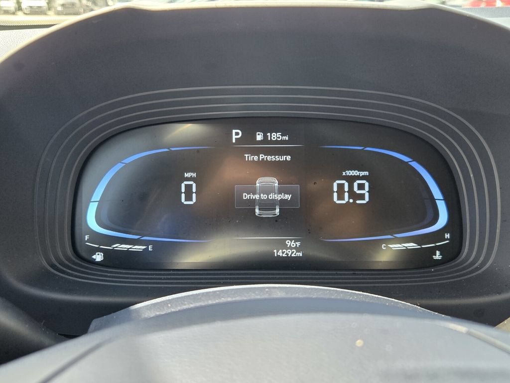 Certified 2025 Hyundai Venue Limited FWD image 25