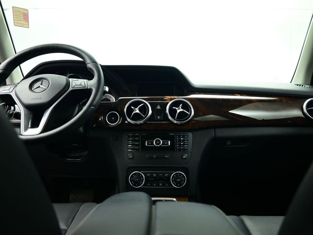 Used 2015 Mercedes-Benz GLK 350 4MATIC image 11