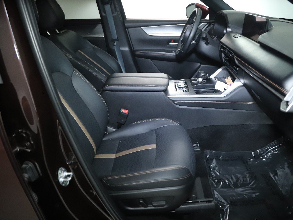 Used 2024 MAZDA CX-90 Plug-In Hybrid w/ Premium Plus AWD/4WD image 37