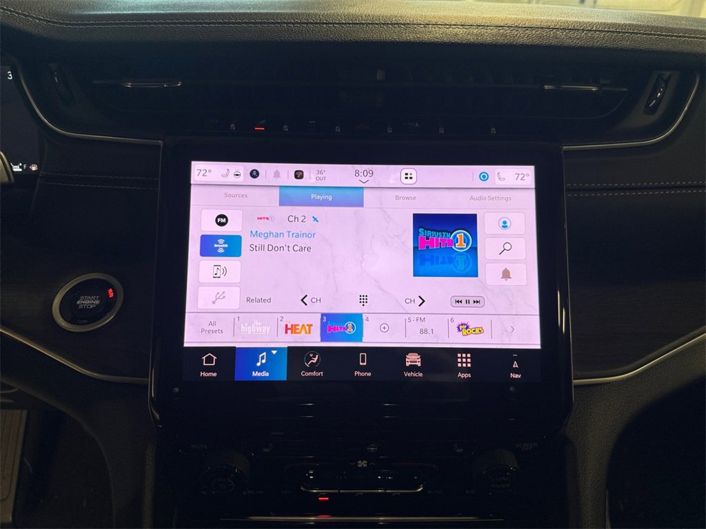 New 2025 Jeep Grand Cherokee L Limited w/ Black Appearance Package image 17