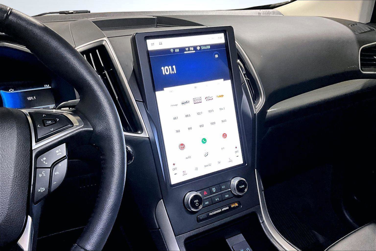 Used 2024 Ford Edge SEL w/ Convenience Package image 7