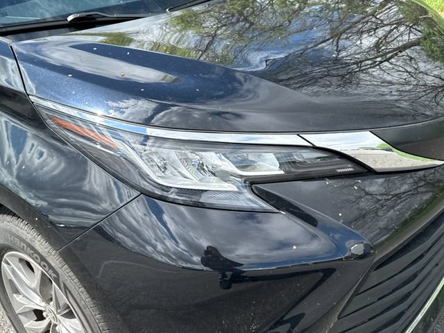 Used 2023 Toyota Sienna XLE image 12