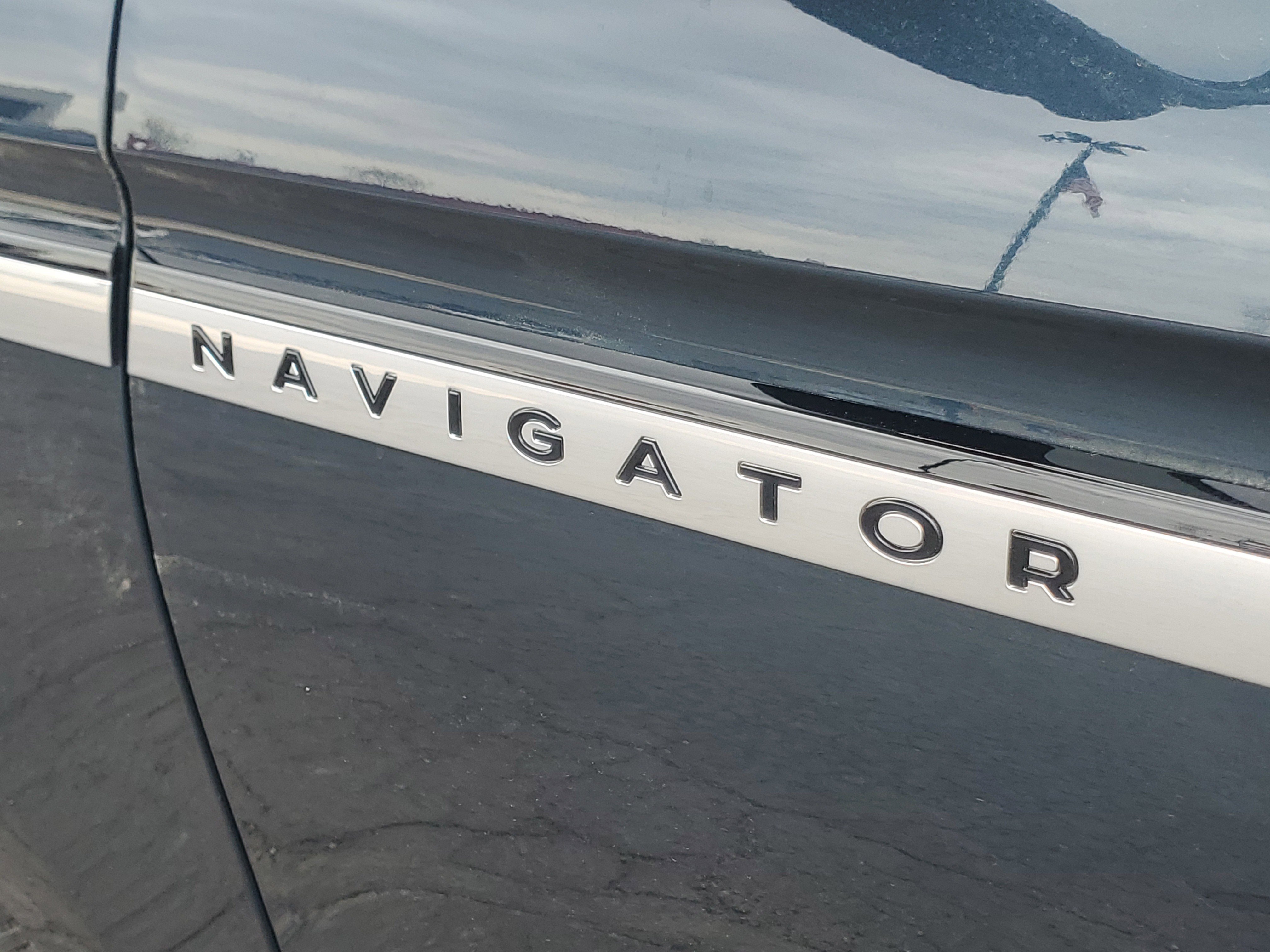 New 2026 Lincoln Navigator Reserve AWD/4WD image 7