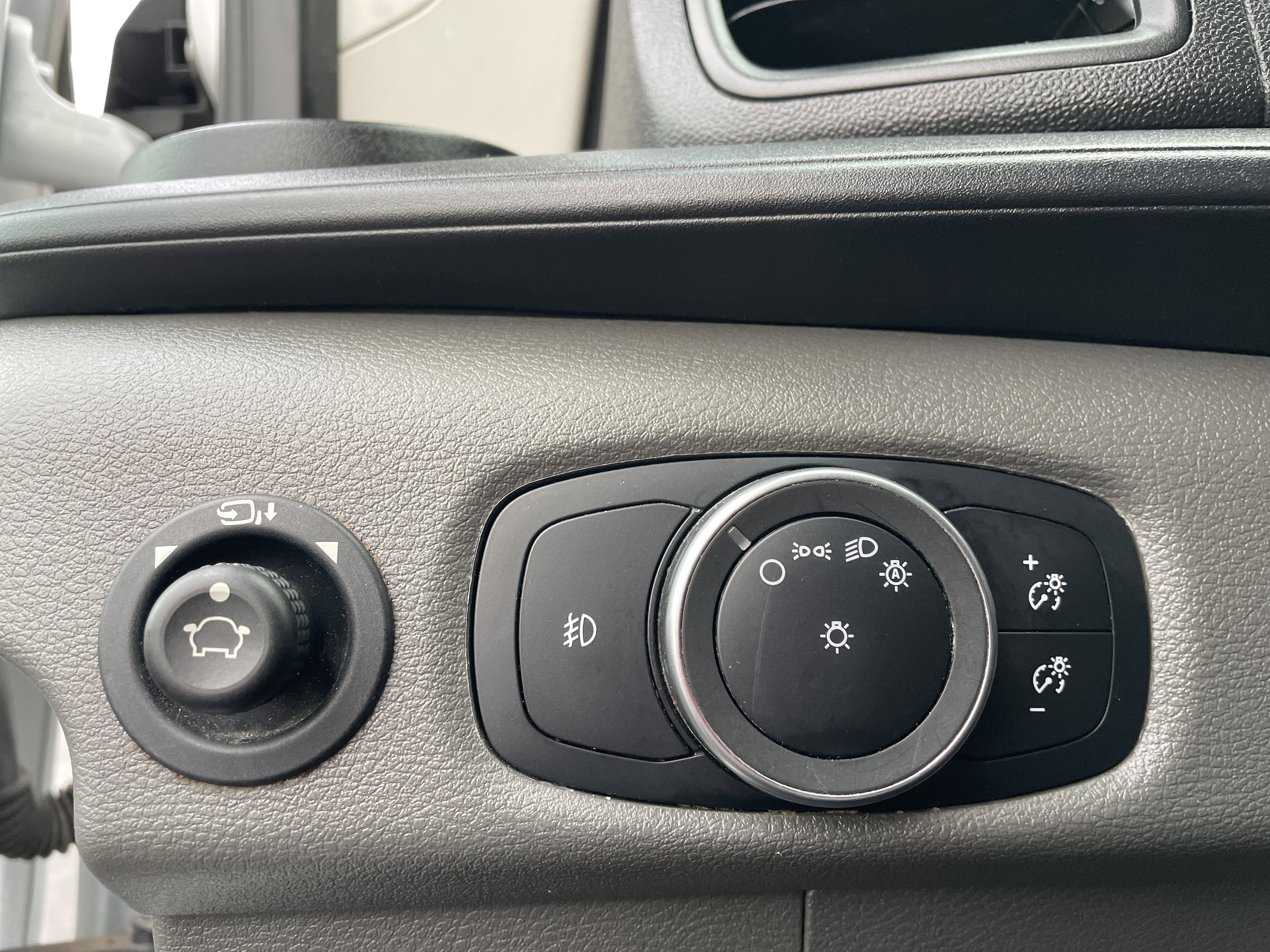 Used 2022 Ford Transit 350 XLT image 32