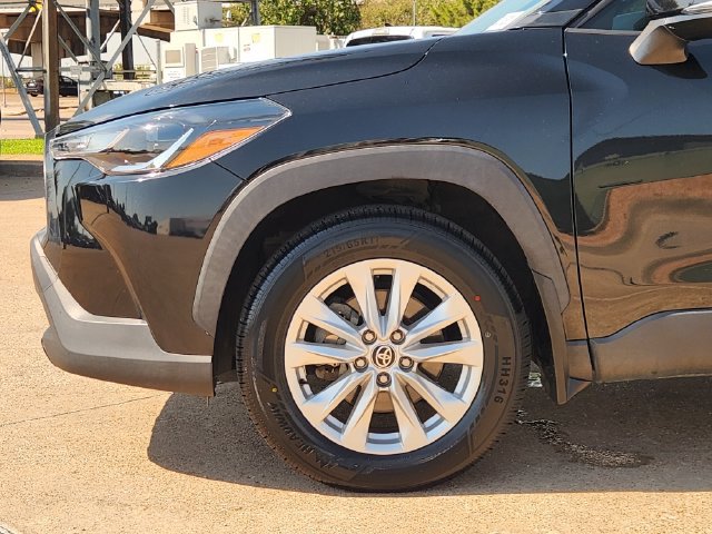 Used 2023 Toyota Corolla Cross LE AWD/4WD image 5