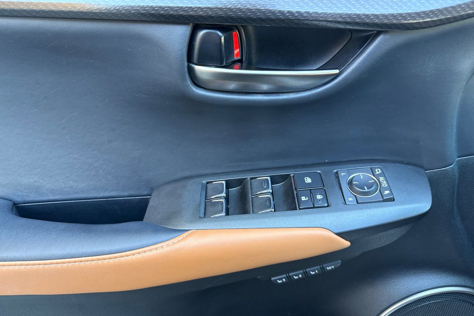 Used 2019 Lexus NX 300 FWD image 12