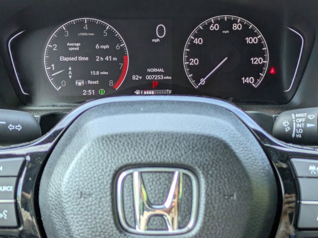 Used 2025 Honda Pilot Sport image 27