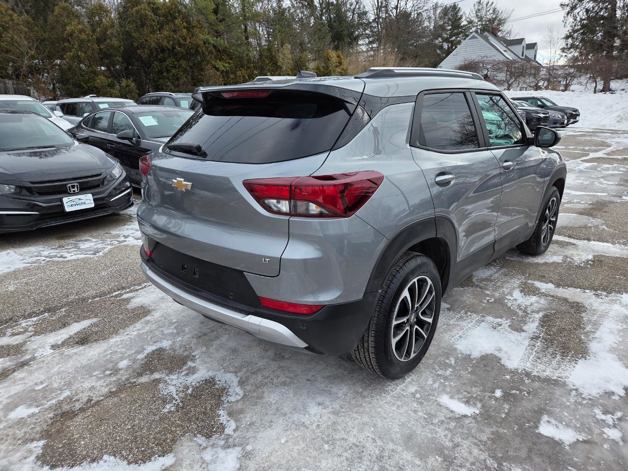 Used 2025 Chevrolet TrailBlazer LT w/ LT Cold Weather Package FWD image 8