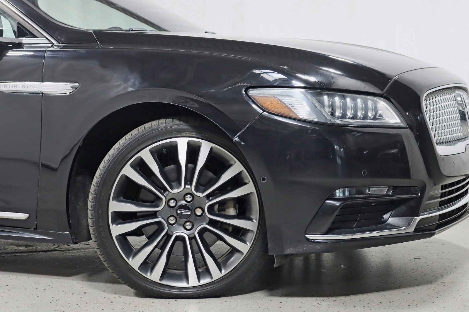 Used 2017 Lincoln Continental Reserve w/ Luxury Package AWD/4WD image 5