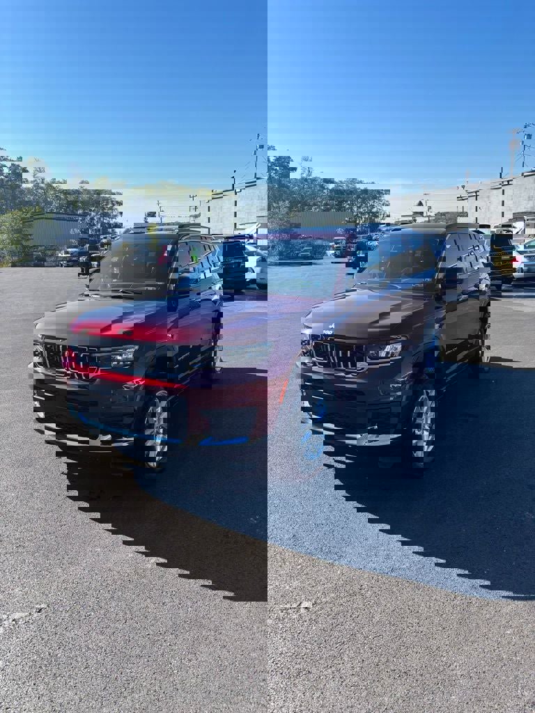 New 2025 Jeep Grand Cherokee L Laredo w/ Luxury Tech Group I