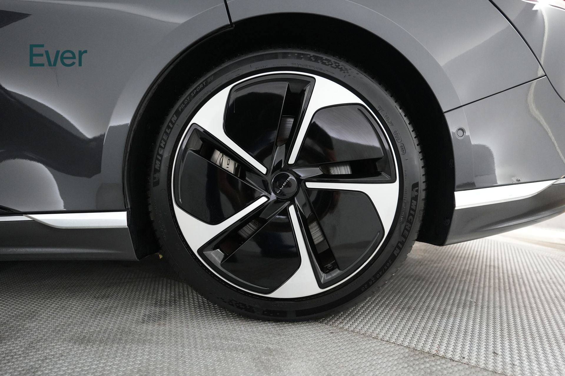 Used 2023 Lucid Air Touring AWD/4WD image 19