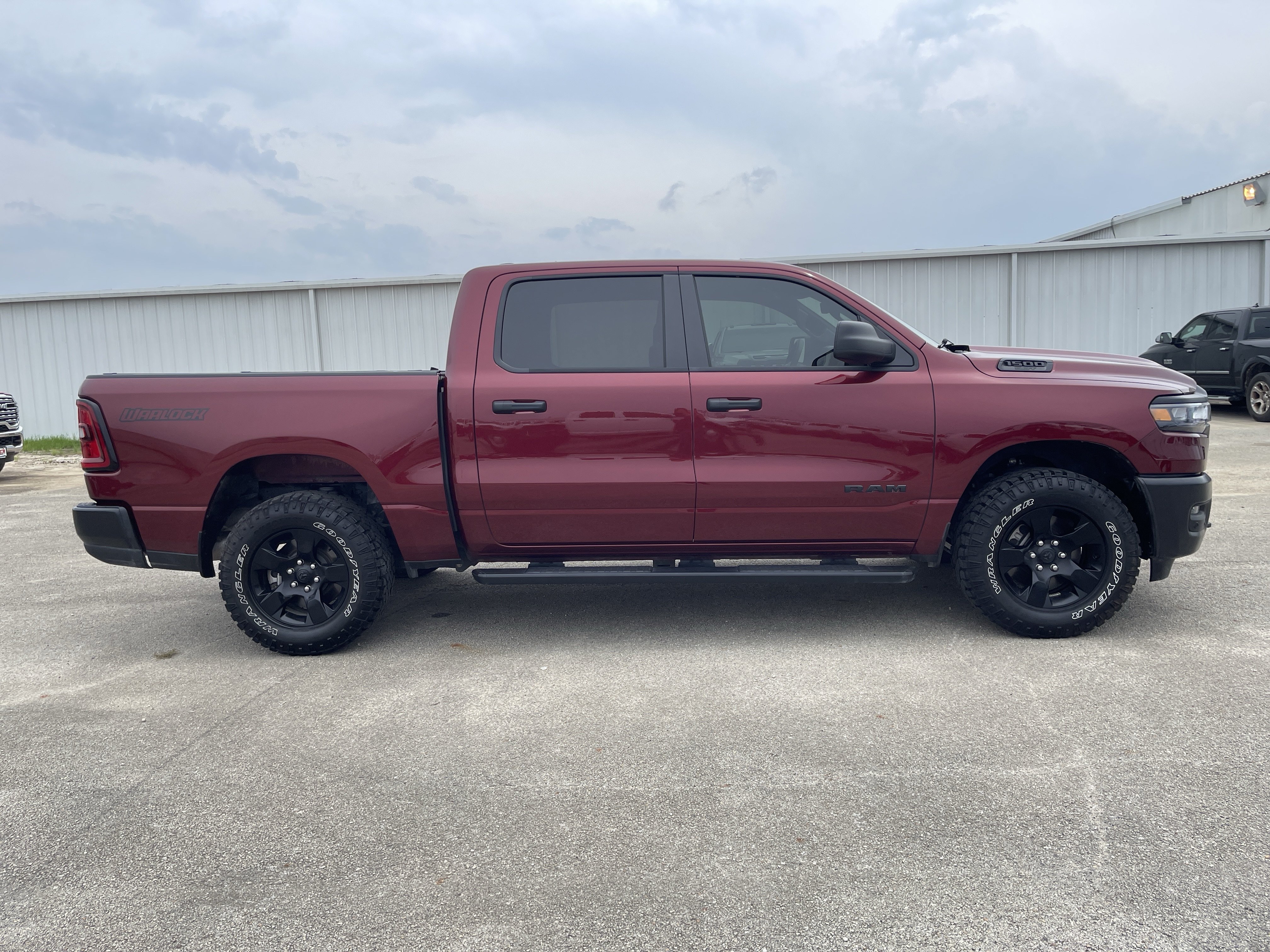 Used 2025 RAM 1500 Warlock AWD/4WD image 3