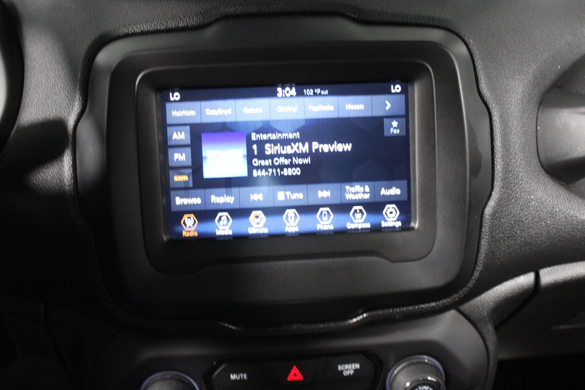 Used 2019 Jeep Renegade Latitude w/ Popular Equipment Group FWD image 9