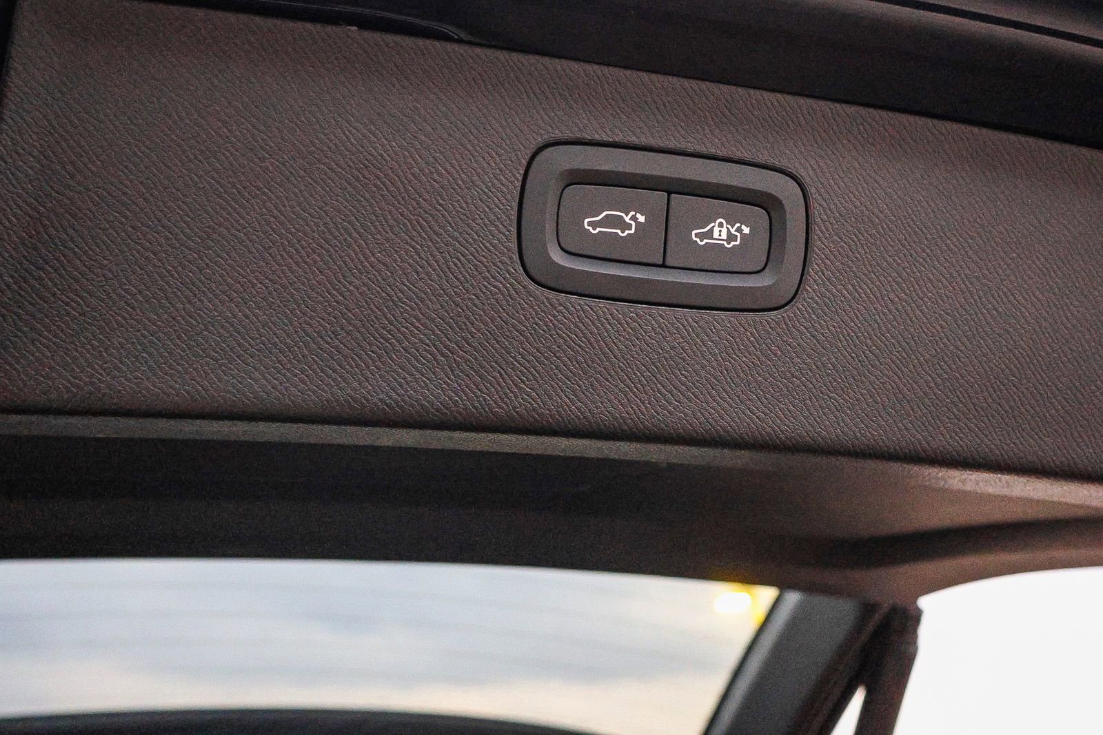 Used 2025 Volvo XC90 B6 Plus w/ Protection Package Premier image 28