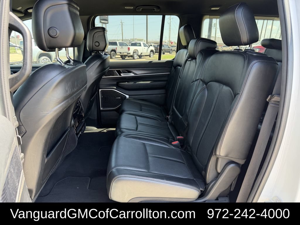 Used 2024 Jeep Wagoneer Series II w/ Flexible Seating Group AWD/4WD image 30