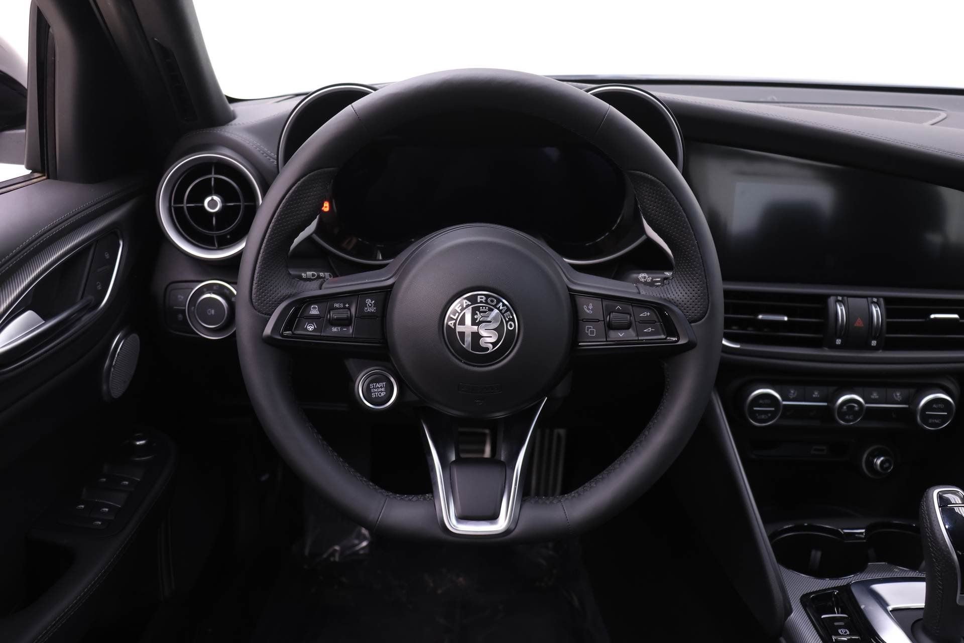 New 2025 Alfa Romeo Giulia AWD image 15