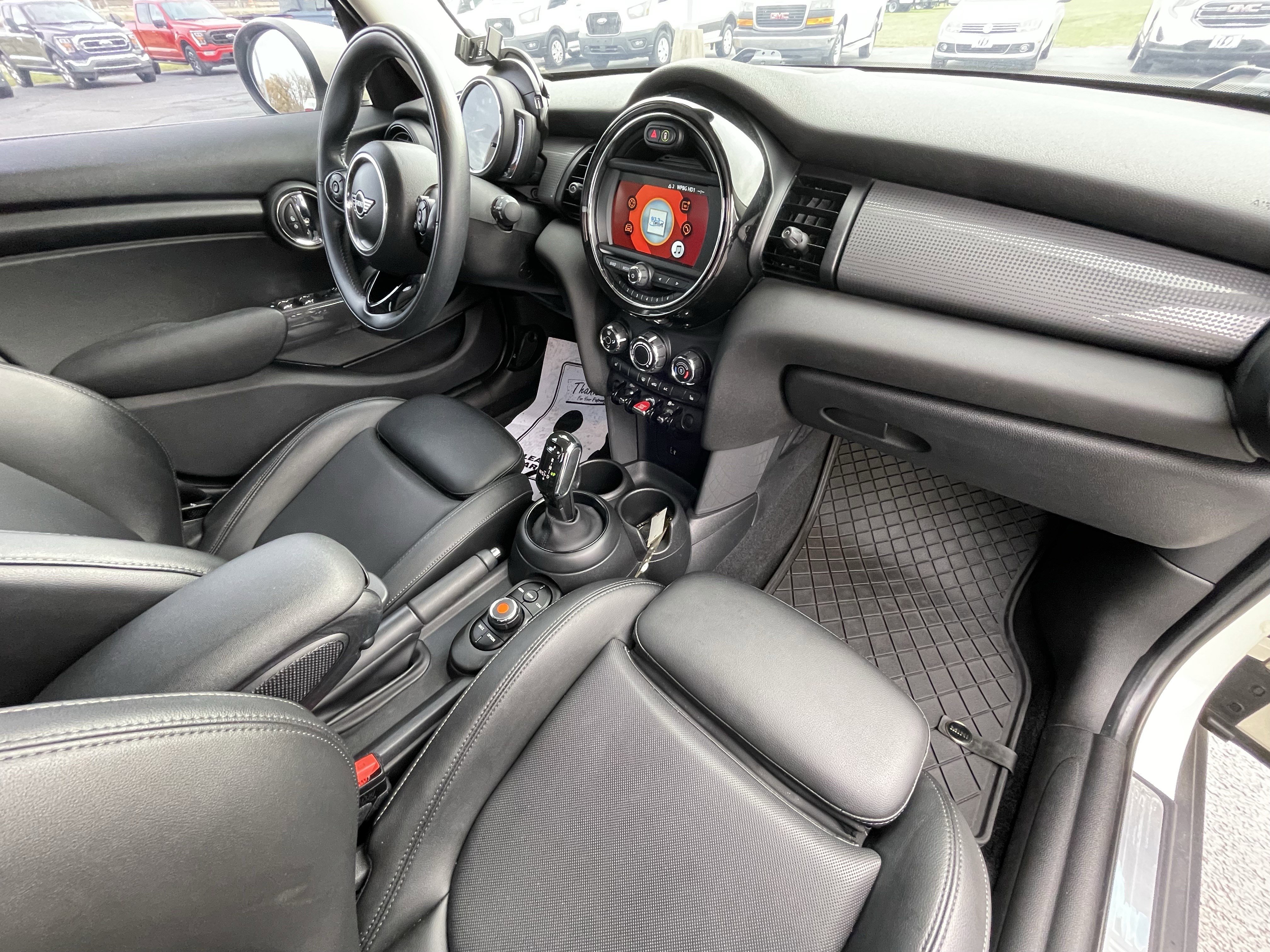 Used 2020 MINI Cooper 4-Door Hardtop w/ Storage Package image 33