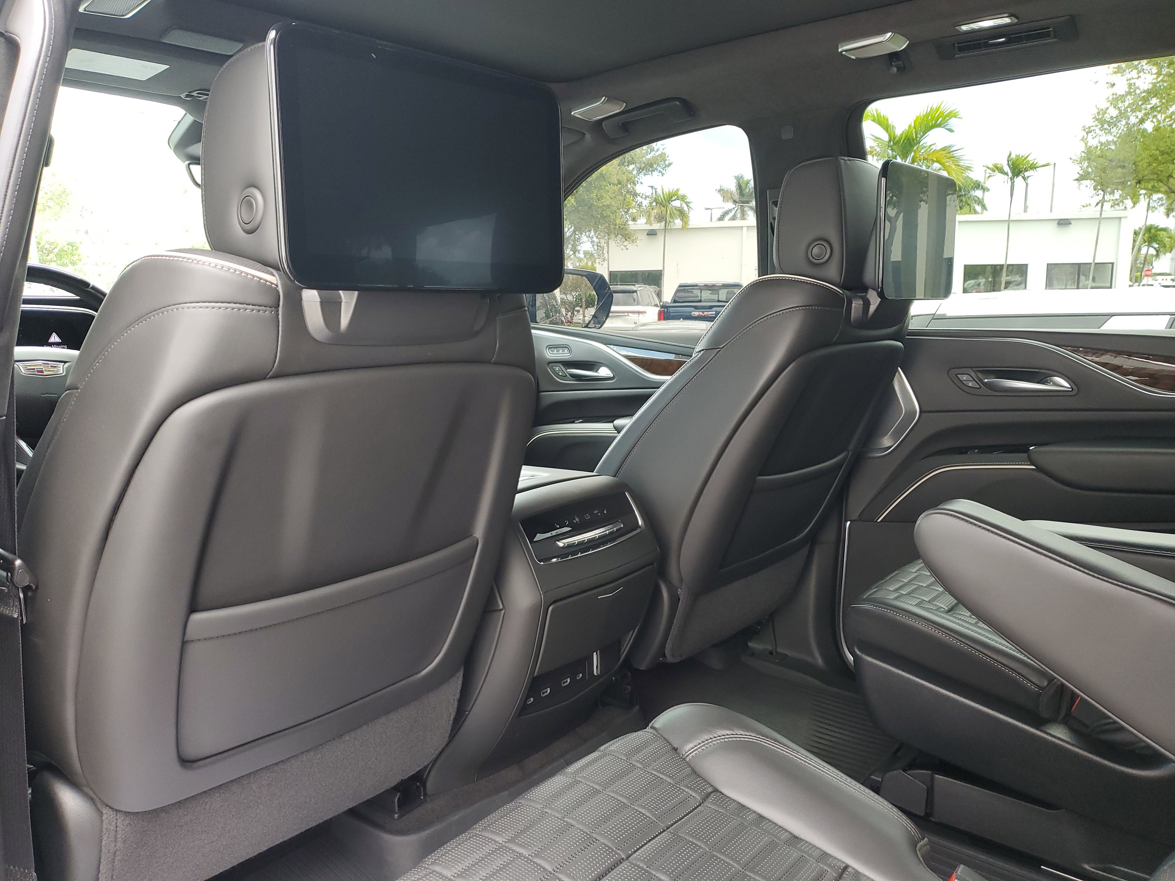 Used 2022 Cadillac Escalade ESV Sport Platinum w/ LPO, ONYX Package image 13