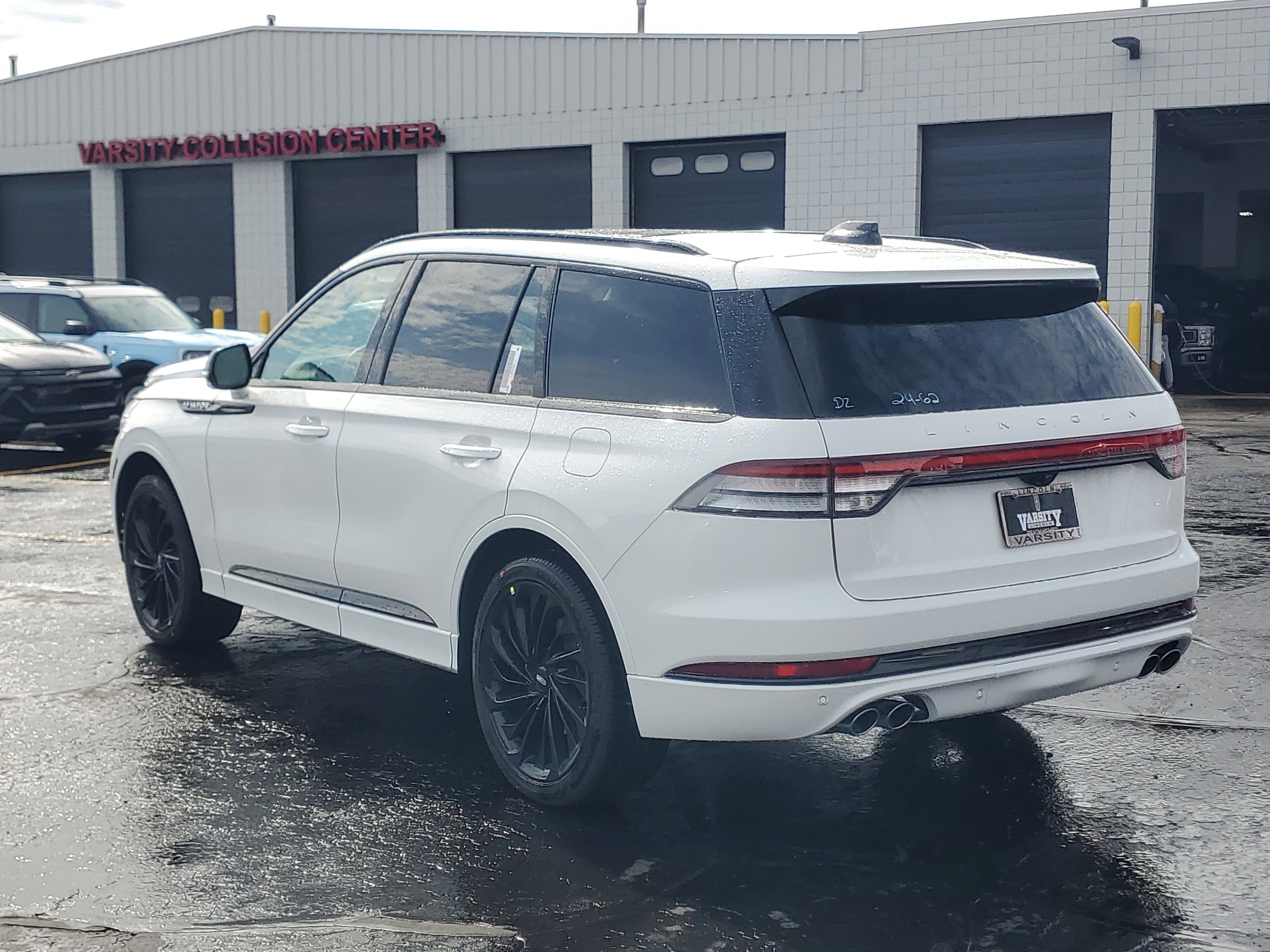 New 2026 Lincoln Aviator Reserve image 3