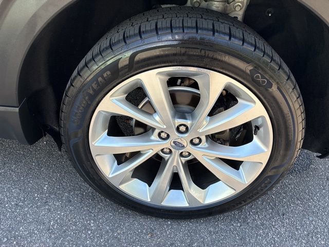 Used 2022 Ford Explorer Platinum w/ Equipment Group 601A AWD/4WD image 12