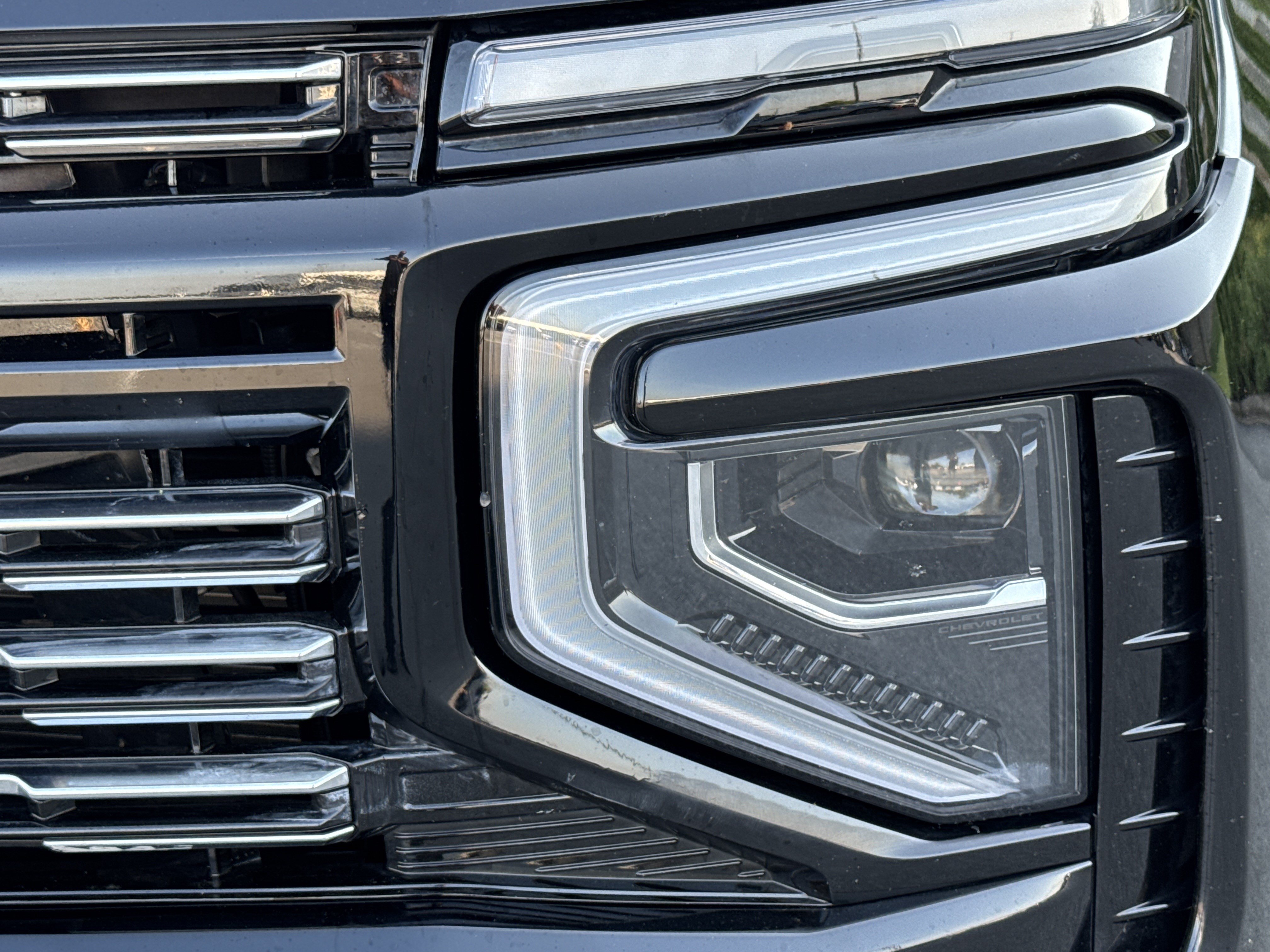 Used 2025 Chevrolet Tahoe High Country AWD/4WD image 6