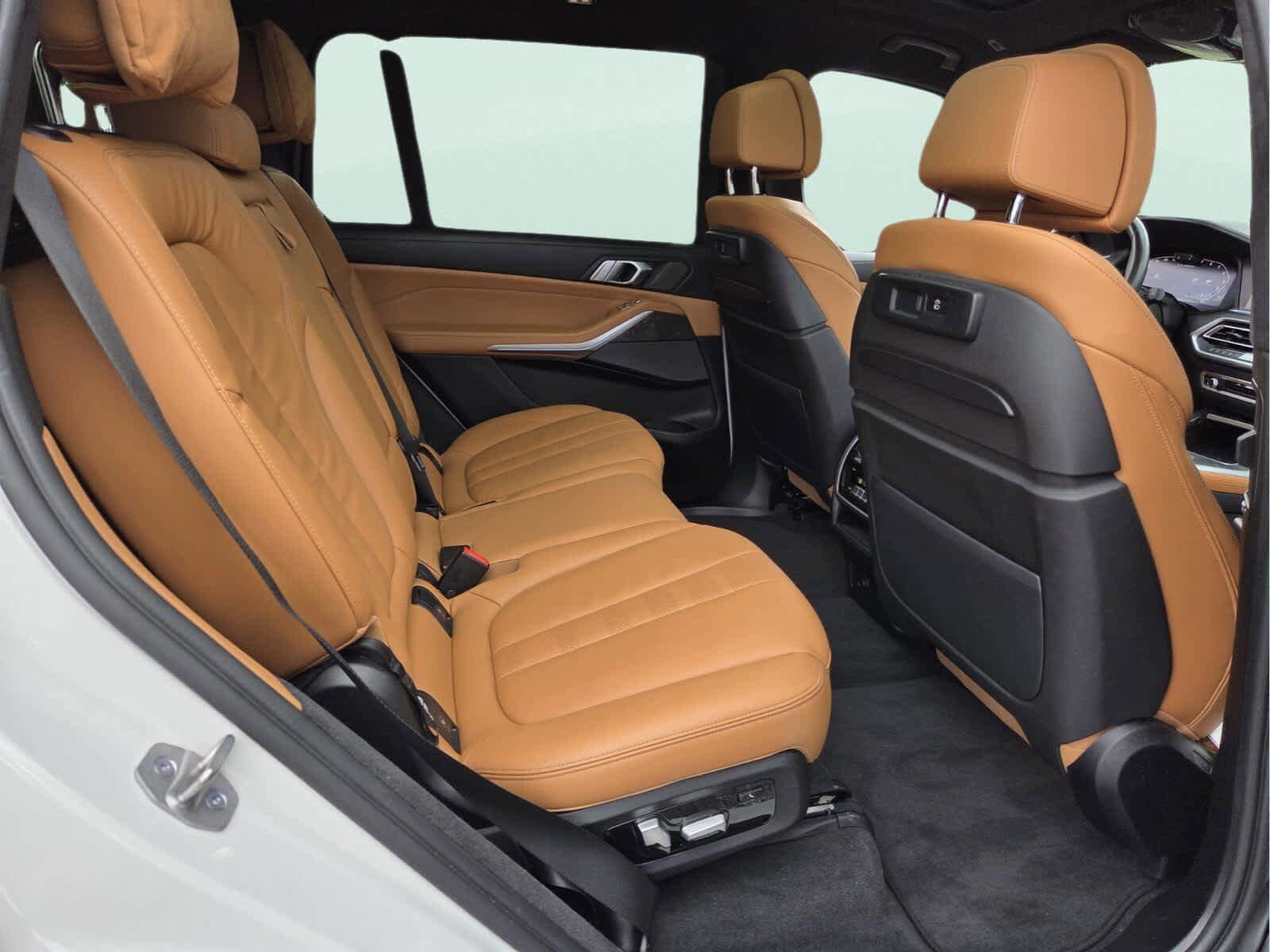 Used 2021 BMW X7 M50i AWD/4WD image 18