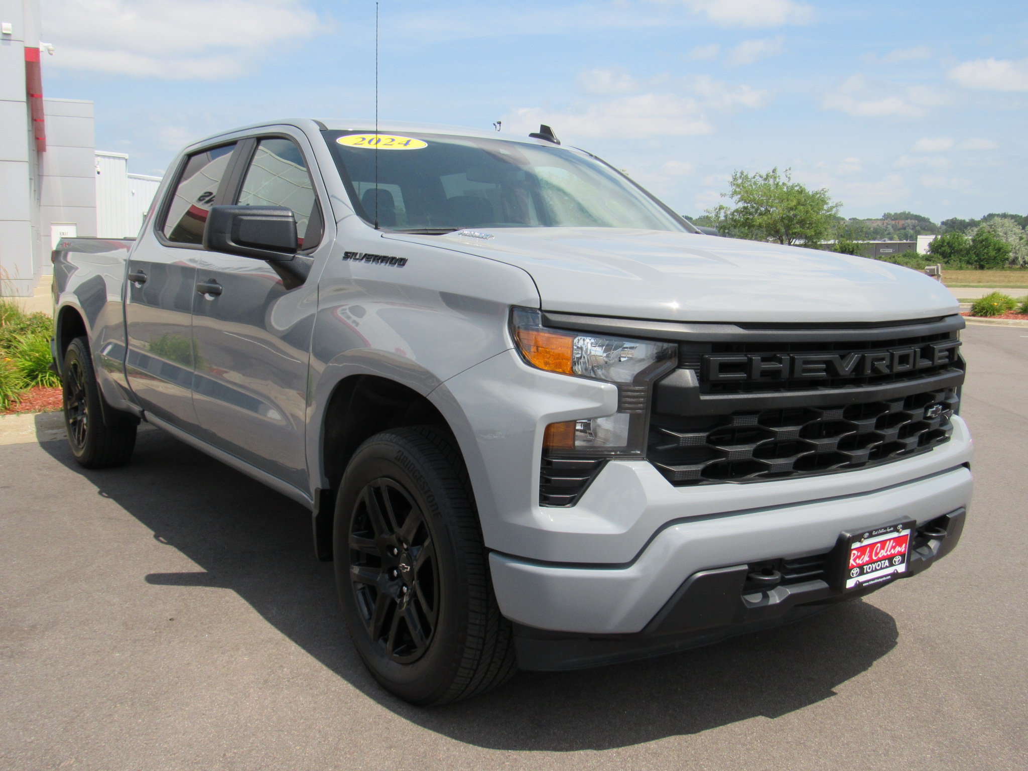 Used 2024 Chevrolet Silverado 1500 Custom w/ LPO, Dark Essentials Package AWD/4WD image 4