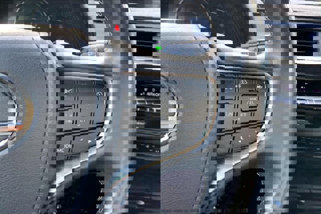 Used 2019 Lexus UX 250h w/ Premium Package image 19