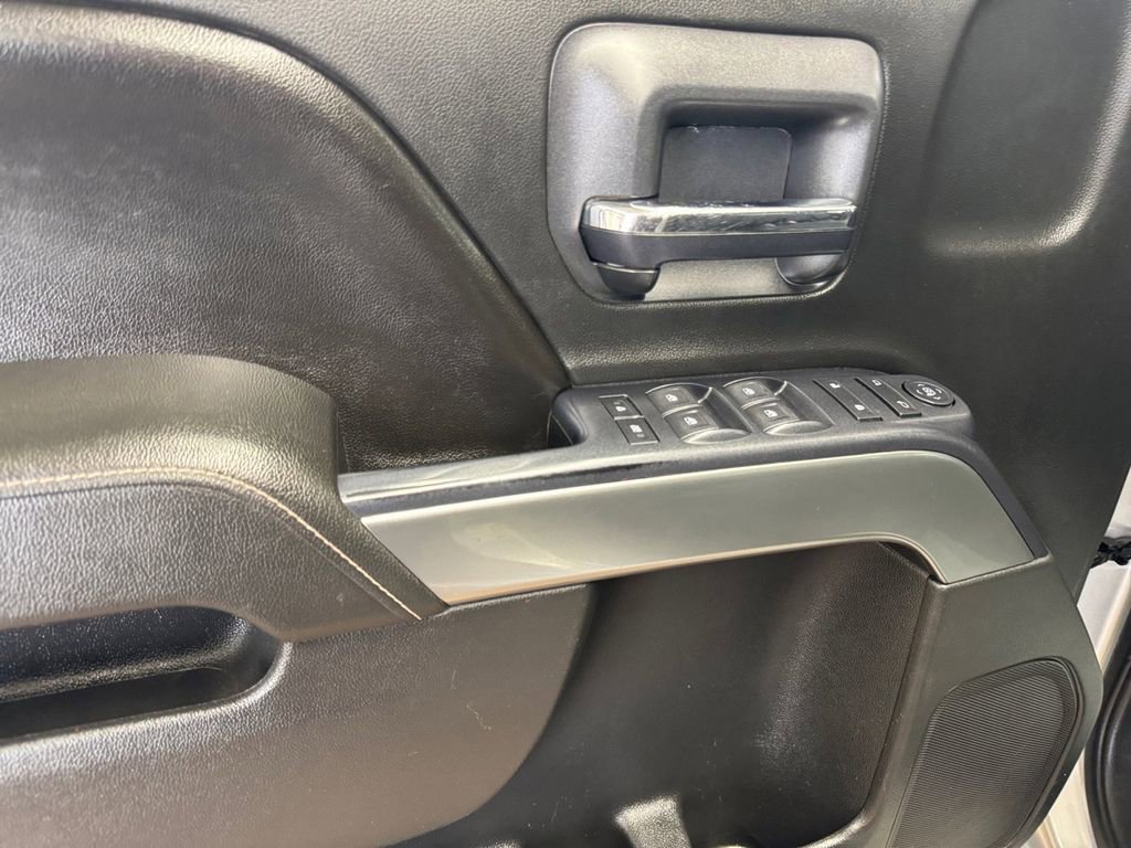 Used 2015 Chevrolet Silverado 2500 LT w/ LT Convenience Package image 11