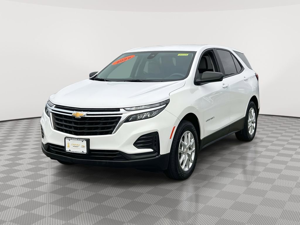 Used 2022 Chevrolet Equinox LS w/ LS Convenience Package AWD/4WD image 3