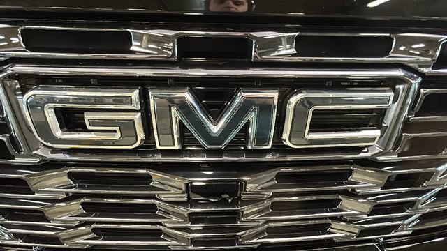 Used 2025 GMC Sierra 3500 Denali Ultimate AWD/4WD image 8