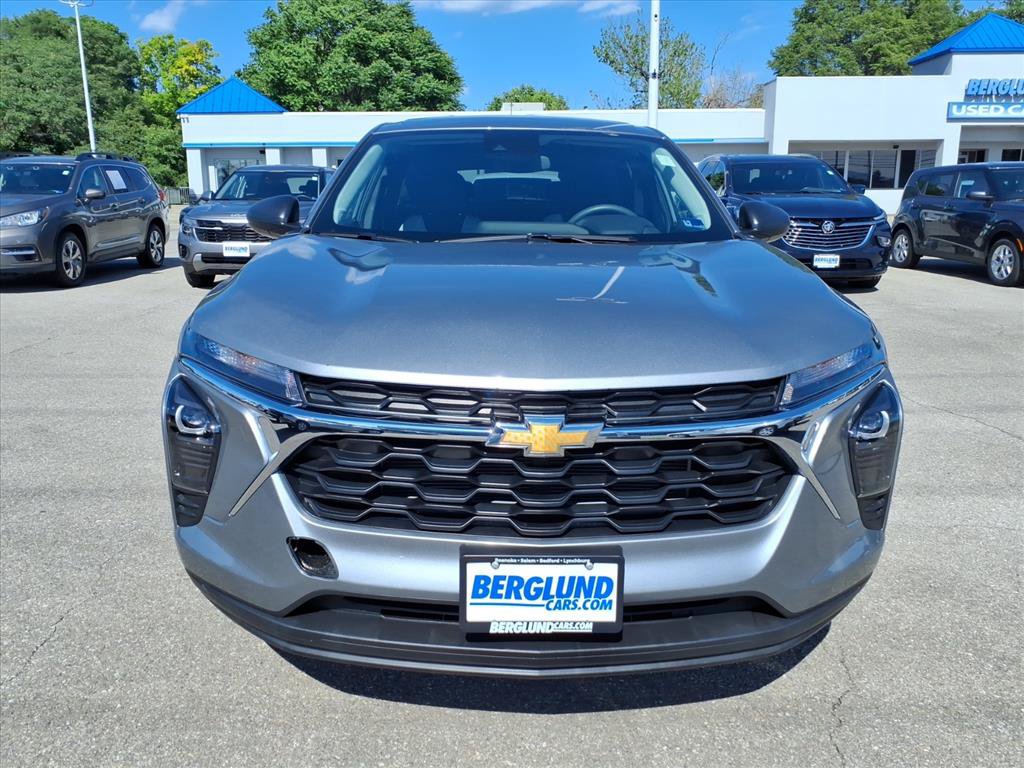 Used 2026 Chevrolet Trax LS w/ Driver Confidence Package FWD image 9