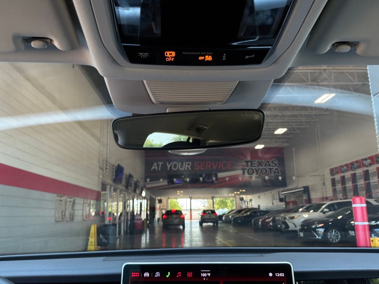 Used 2026 Volkswagen Tiguan SE FWD image 18