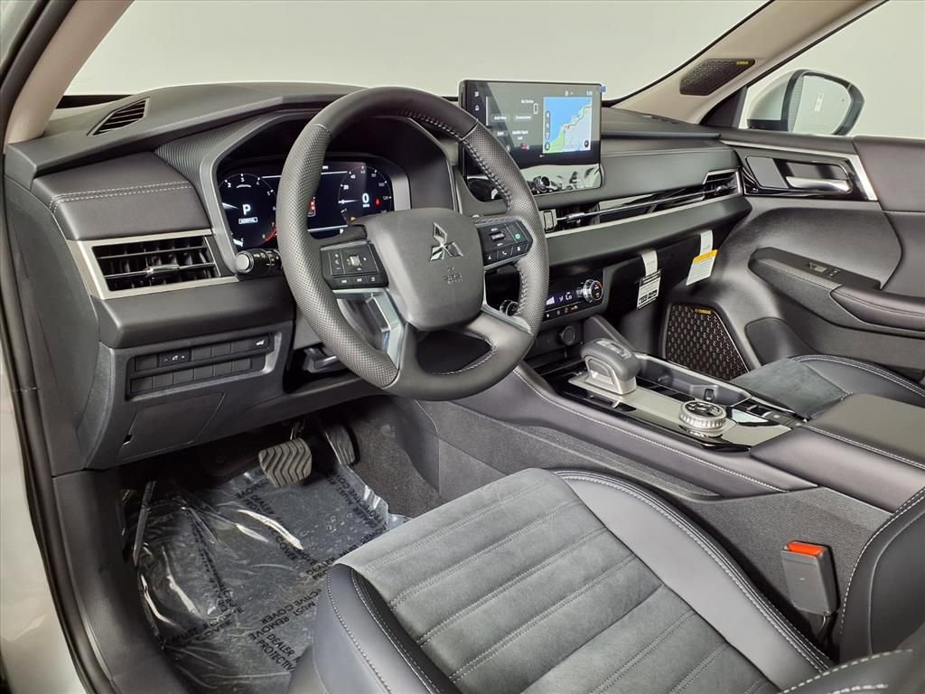 Used 2025 Mitsubishi Outlander SE FWD image 15