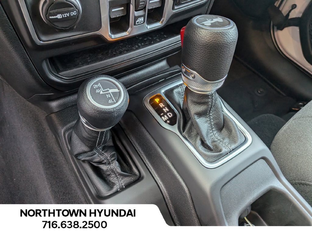 Used 2026 Jeep Wrangler Unlimited Sahara AWD/4WD image 14