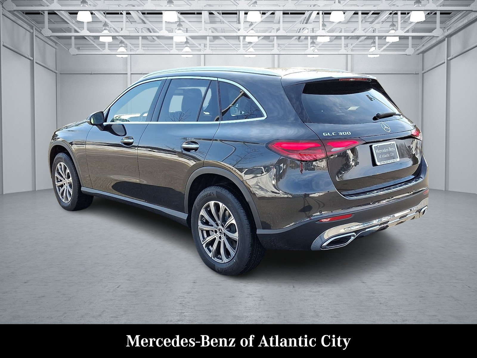 Used 2026 Mercedes-Benz GLC 300 4MATIC image 3