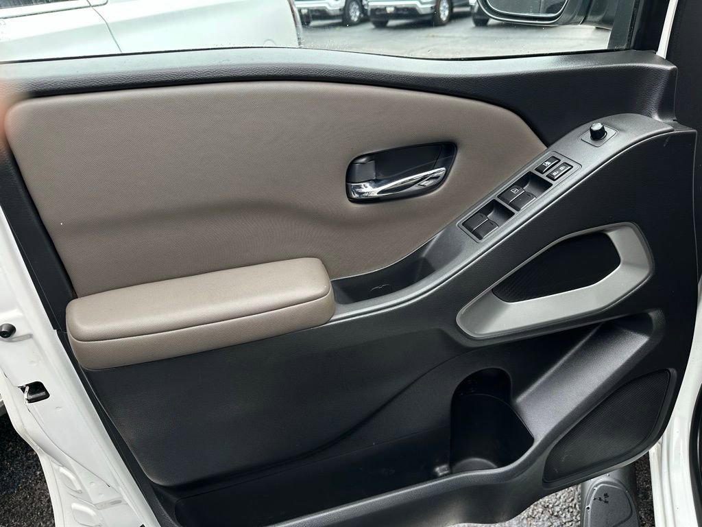 Used 2022 Nissan Frontier SV w/ Technology Package AWD/4WD image 11